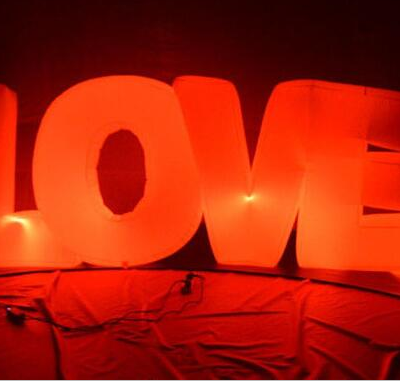 Opblaasbare LED letters huren of kopen bij WE-inflate