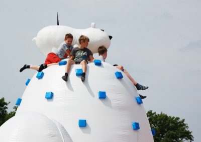 huur The World Tour, het grootste springkussen bij WE-inflate Enschede