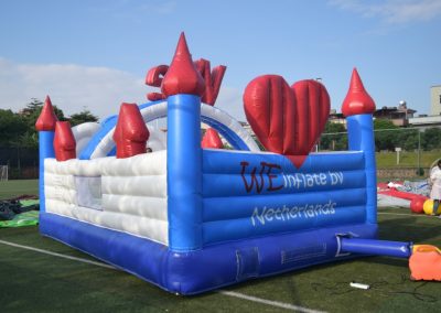 Love springkussen huren bij WE-inflate