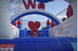 Love springkussen huren bij WE-inflate