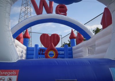 Love springkussen huren bij WE-inflate