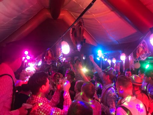 De skihut, opblaasbare feesttent, partytent, thematent huren of kopen bij WE-inflate