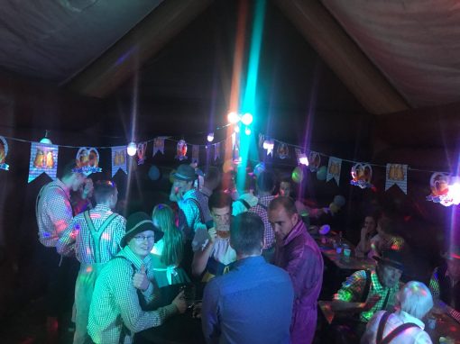 De skihut, opblaasbare feesttent, partytent, thematent huren of kopen bij WE-inflate