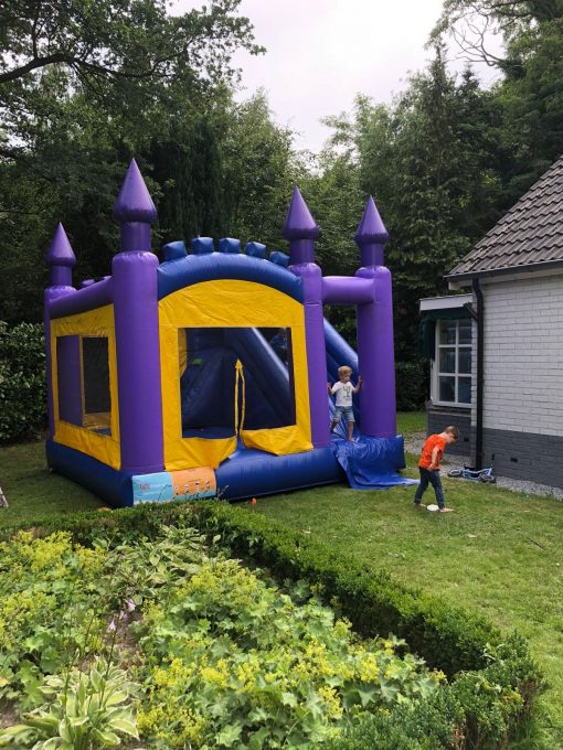 Kasteel, huur het opblaasbare springkussen bij WE-inflate te Enschede