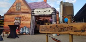 Saloon, opblaasbare party tent, feesttent te huur of kopen bij WE-inflate Enschede