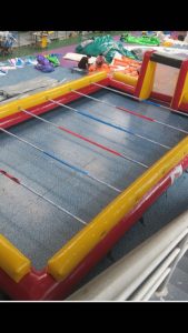 opblaasbare voetbaltafel te koop bij WE-inflate