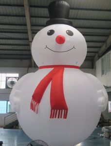 opblaasbare sneeuwpop te koop bij WE-inflate te Enschede